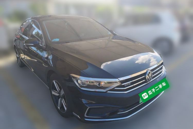 Used Volkswagen Magotan GTE Plug-in Hybrid 2022 GTE Luxury Model Front Right 45 Deg
