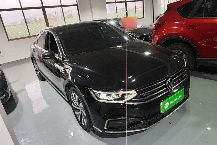 Used Volkswagen Magotan GTE Plug-in Hybrid 2022 GTE Luxury Model Front Right 45 Deg