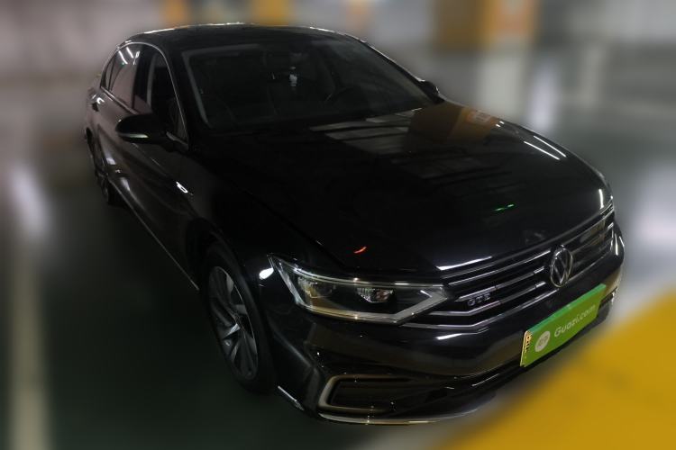 Used Volkswagen Magotan GTE Plug-in Hybrid 2022 GTE Luxury Model Front Right 45 Deg
