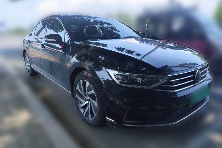 Used Volkswagen Magotan GTE Plug-in Hybrid 2022 GTE Luxury Model Front Right 45 Deg