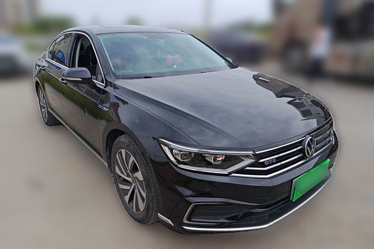 Used Volkswagen Magotan GTE Plug-in Hybrid 2022 GTE Luxury Model Front Right 45 Deg
