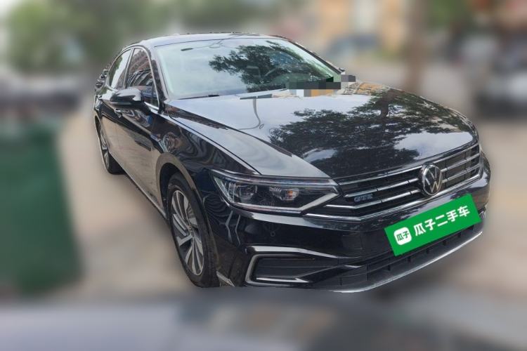 Used Volkswagen Magotan GTE Plug-in Hybrid 2022 GTE Luxury Model Front Right 45 Deg