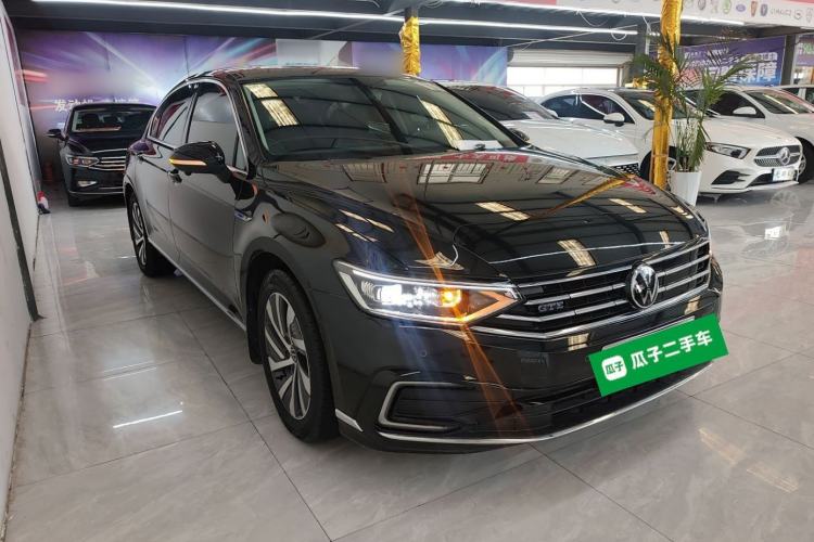 Used Volkswagen Magotan GTE Plug-in Hybrid 2022 GTE Luxury Model Front Right 45 Deg