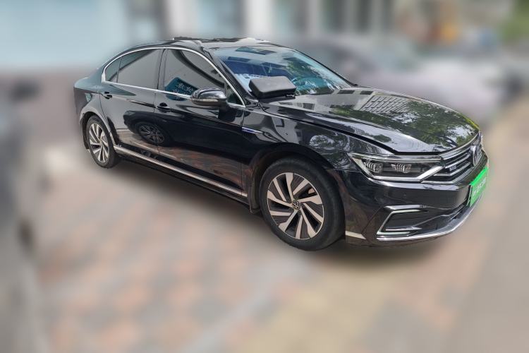 Used Volkswagen Magotan GTE Plug-in Hybrid 2022 GTE Luxury Model Front Right 45 Deg