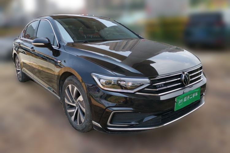 Used Volkswagen Magotan GTE Plug-in Hybrid 2022 GTE Luxury Model Front Right 45 Deg