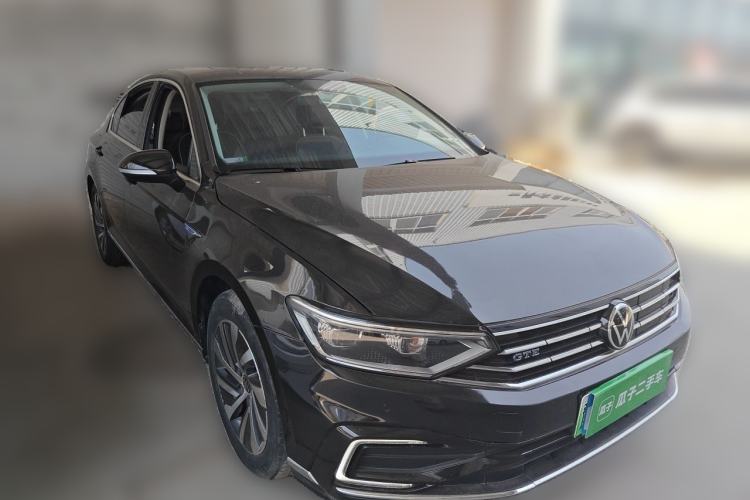 Used Volkswagen Magotan GTE Plug-in Hybrid 2022 GTE Luxury Model Front Right 45 Deg
