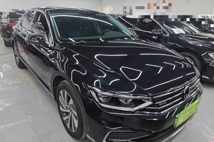 Used Volkswagen Magotan GTE Plug-in Hybrid 2022 GTE Luxury Model Front Right 45 Deg
