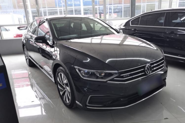 Used Volkswagen Magotan GTE Plug-in Hybrid 2022 GTE Luxury Model Front Right 45 Deg