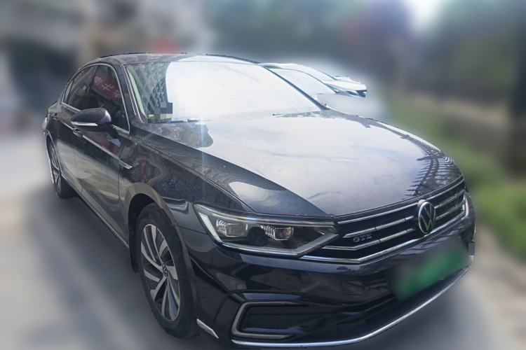 Used Volkswagen Magotan GTE Plug-in Hybrid 2022 GTE Luxury Model Front Right 45 Deg