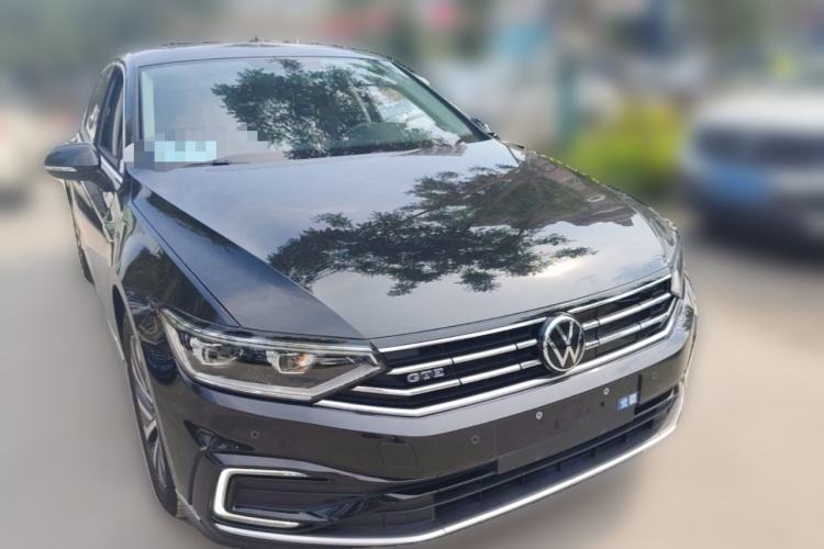 Used Volkswagen Magotan GTE Plug-in Hybrid 2022 GTE Luxury Model Front Right 45 Deg