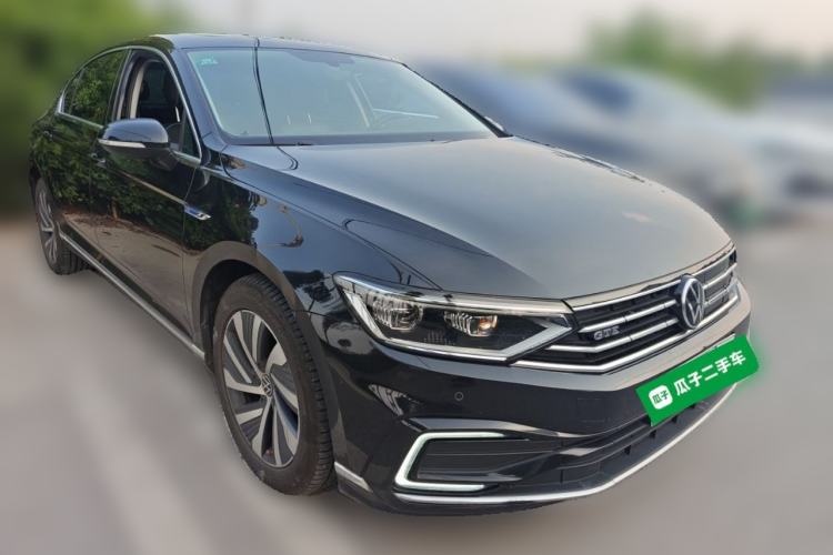 Used Volkswagen Magotan GTE Plug-in Hybrid 2022 GTE Luxury Model Front Right 45 Deg