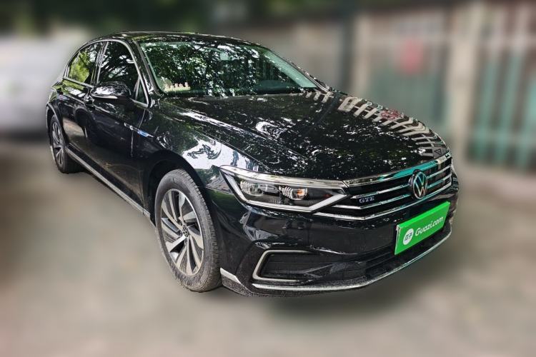 Used Volkswagen Magotan GTE Plug-in Hybrid 2022 GTE Luxury Model Front Right 45 Deg