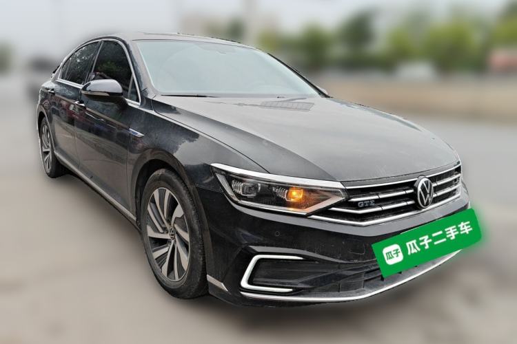 Used Volkswagen Magotan GTE Plug-in Hybrid 2022 GTE Luxury Model Front Right 45 Deg