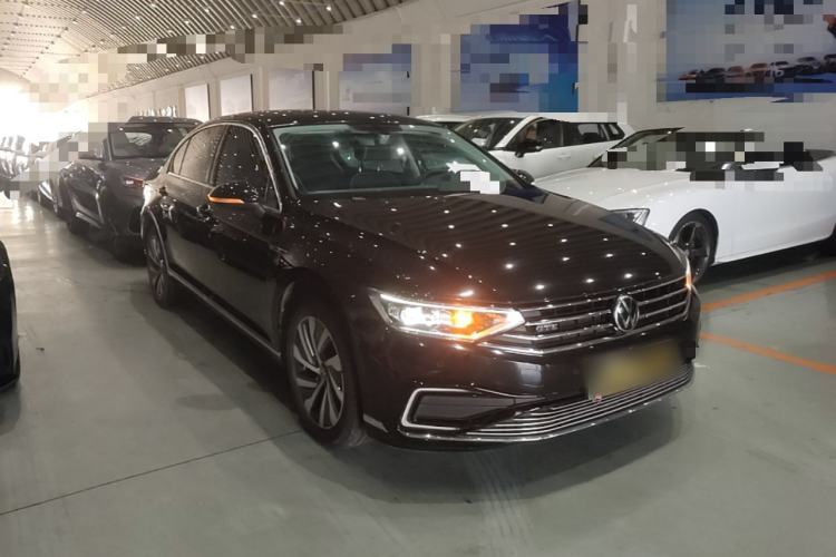 Used Volkswagen Magotan GTE Plug-in Hybrid 2022 GTE Luxury Model Front Right 45 Deg