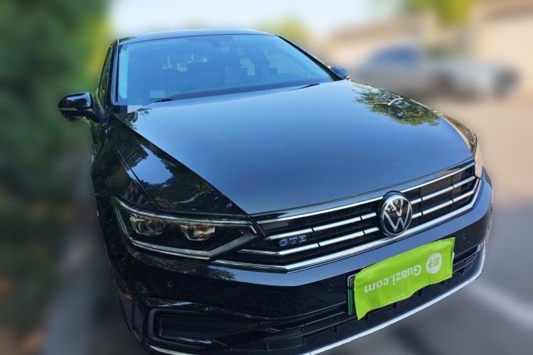 Used Volkswagen Magotan GTE Plug-in Hybrid 2022 GTE Luxury Model Front Right 45 Deg