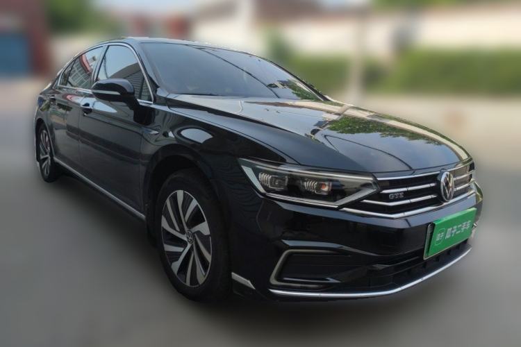 Used Volkswagen Magotan GTE Plug-in Hybrid 2022 GTE Luxury Model Front Right 45 Deg