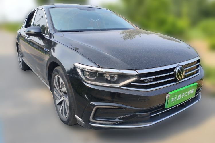 Used Volkswagen Magotan GTE Plug-in Hybrid 2022 GTE Luxury Model Front Right 45 Deg
