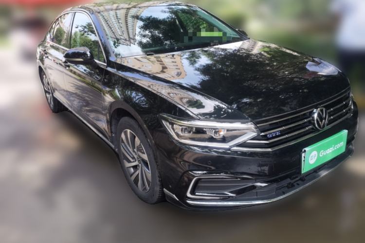 Used Volkswagen Magotan GTE Plug-in Hybrid 2022 GTE Luxury Model Front Right 45 Deg