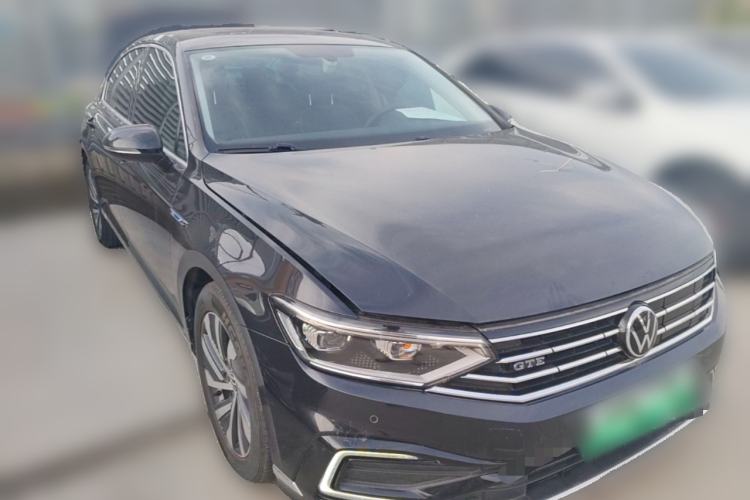 Used Volkswagen Magotan GTE Plug-in Hybrid 2022 GTE Luxury Model Front Right 45 Deg