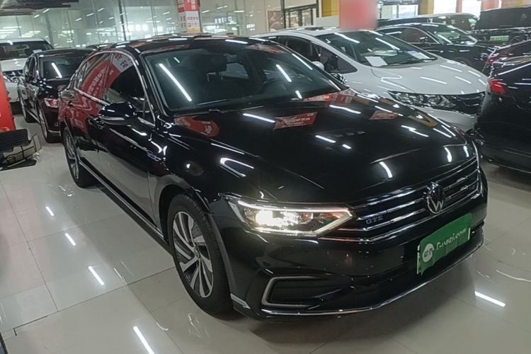Used Volkswagen Magotan GTE Plug-in Hybrid 2022 GTE Luxury Model Front Right 45 Deg