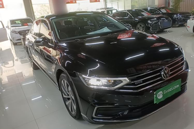 Used Volkswagen Magotan GTE Plug-in Hybrid 2022 GTE Luxury Model Front Right 45 Deg
