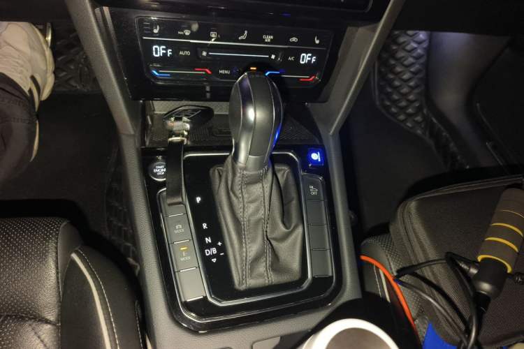 Used Volkswagen Magotan GTE Plug-in Hybrid 2022 GTE Luxury Model Gear Lever