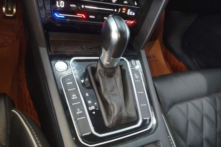 Used Volkswagen Magotan GTE Plug-in Hybrid 2022 GTE Luxury Model Gear Lever