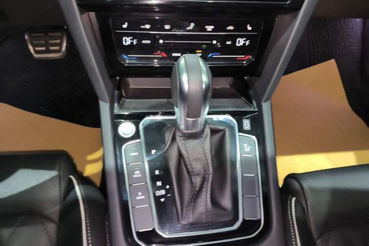 Used Volkswagen Magotan GTE Plug-in Hybrid 2022 GTE Luxury Model Gear Lever