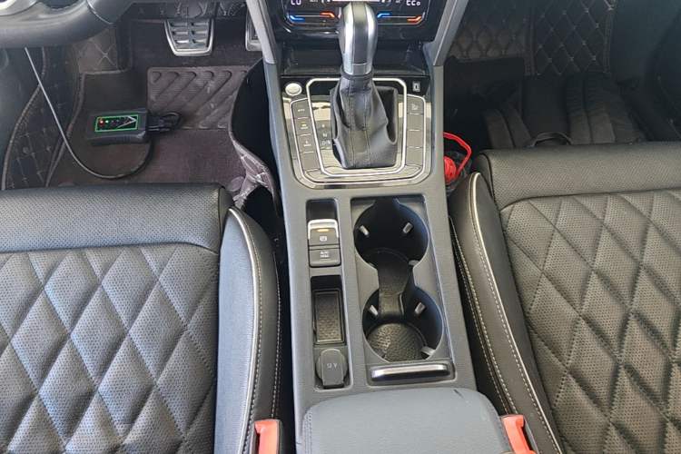 Used Volkswagen Magotan GTE Plug-in Hybrid 2022 GTE Luxury Model Gear Lever