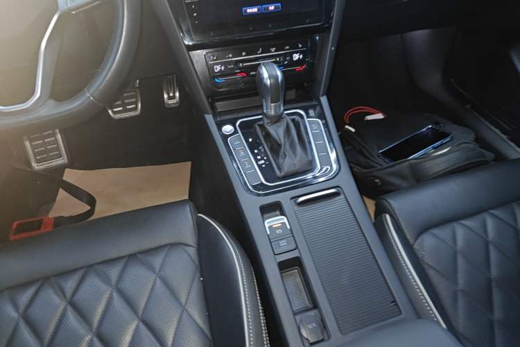 Used Volkswagen Magotan GTE Plug-in Hybrid 2022 GTE Luxury Model Gear Lever
