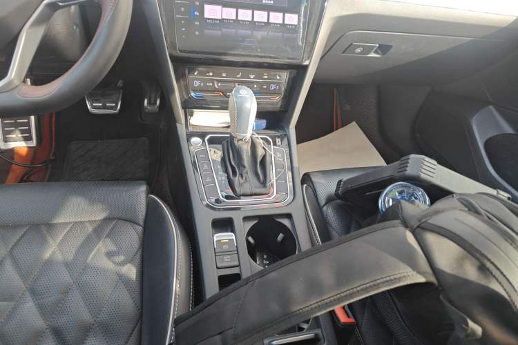 Used Volkswagen Magotan GTE Plug-in Hybrid 2022 GTE Luxury Model Gear Lever