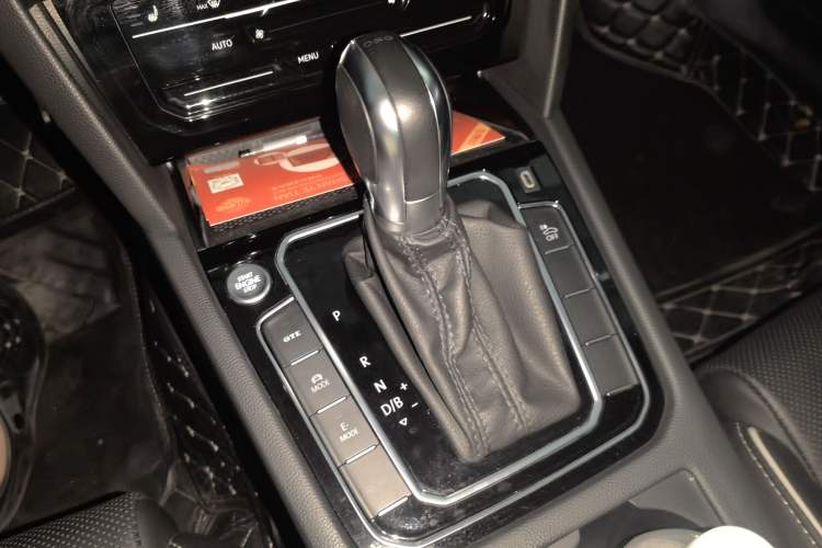 Used Volkswagen Magotan GTE Plug-in Hybrid 2022 GTE Luxury Model Gear Lever