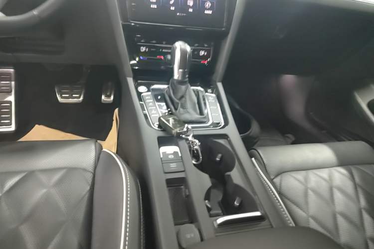 Used Volkswagen Magotan GTE Plug-in Hybrid 2022 GTE Luxury Model Gear Lever