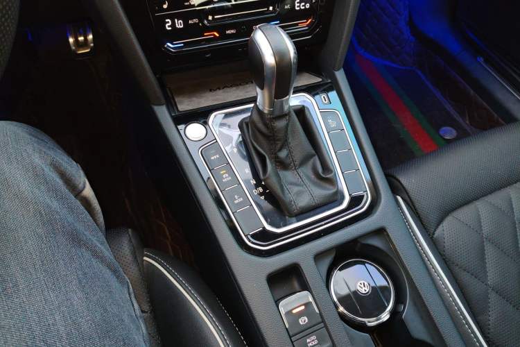 Used Volkswagen Magotan GTE Plug-in Hybrid 2022 GTE Luxury Model Gear Lever