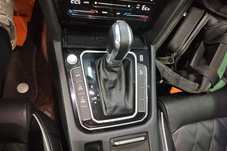 Used Volkswagen Magotan GTE Plug-in Hybrid 2022 GTE Luxury Model Gear Lever
