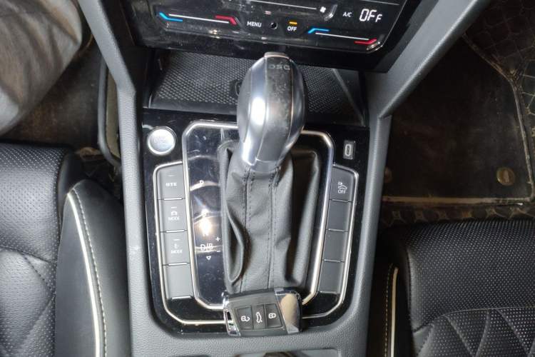 Used Volkswagen Magotan GTE Plug-in Hybrid 2022 GTE Luxury Model Gear Lever