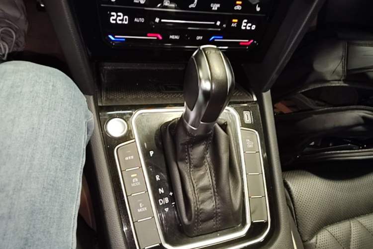 Used Volkswagen Magotan GTE Plug-in Hybrid 2022 GTE Luxury Model Gear Lever