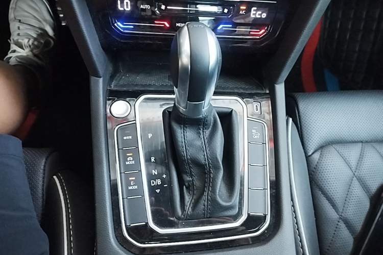 Used Volkswagen Magotan GTE Plug-in Hybrid 2022 GTE Luxury Model Gear Lever