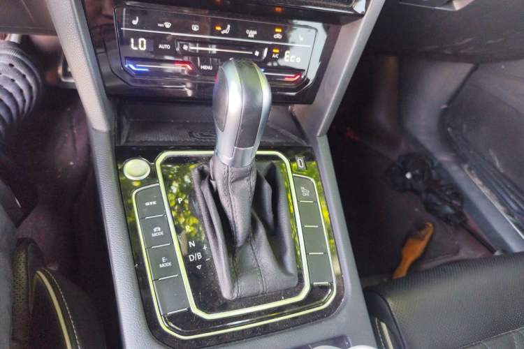 Used Volkswagen Magotan GTE Plug-in Hybrid 2022 GTE Luxury Model Gear Lever