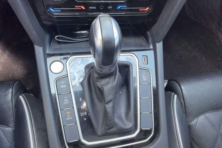 Used Volkswagen Magotan GTE Plug-in Hybrid 2022 GTE Luxury Model Gear Lever