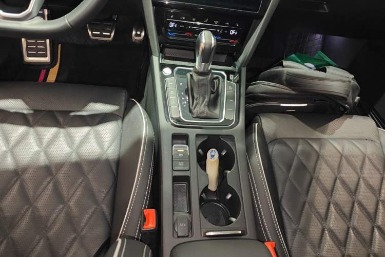 Used Volkswagen Magotan GTE Plug-in Hybrid 2022 GTE Luxury Model Gear Lever