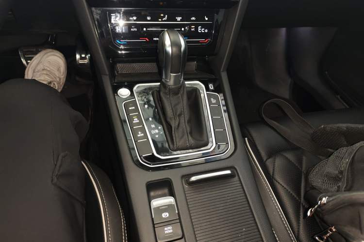 Used Volkswagen Magotan GTE Plug-in Hybrid 2022 GTE Luxury Model Gear Lever