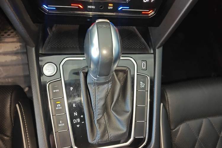 Used Volkswagen Magotan GTE Plug-in Hybrid 2022 GTE Luxury Model Gear Lever
