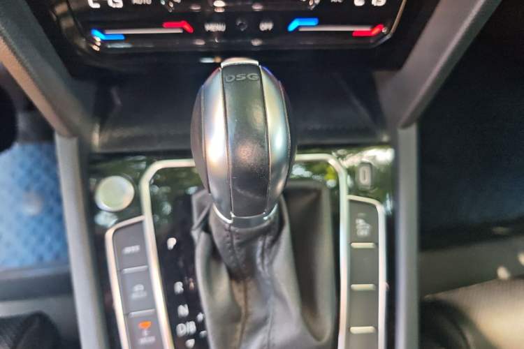 Used Volkswagen Magotan GTE Plug-in Hybrid 2022 GTE Luxury Model Gear Lever