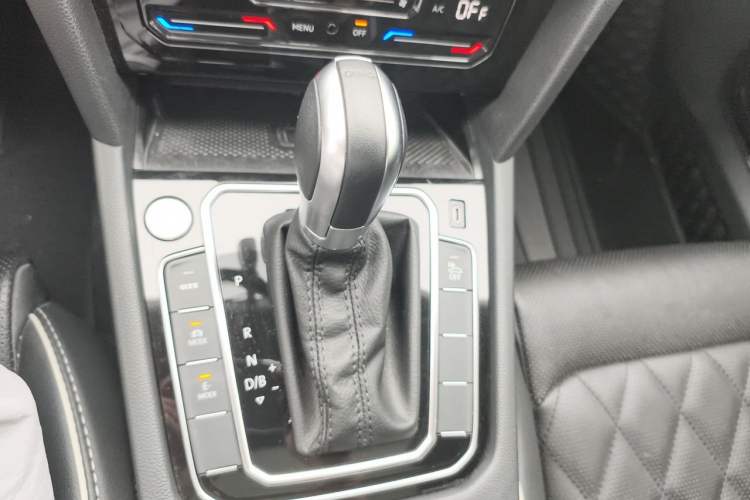 Used Volkswagen Magotan GTE Plug-in Hybrid 2022 GTE Luxury Model Gear Lever