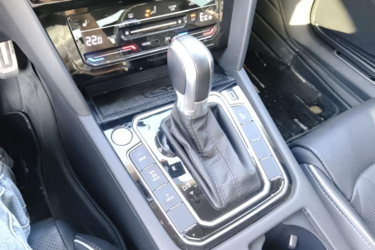 Used Volkswagen Magotan GTE Plug-in Hybrid 2022 GTE Luxury Model Gear Lever