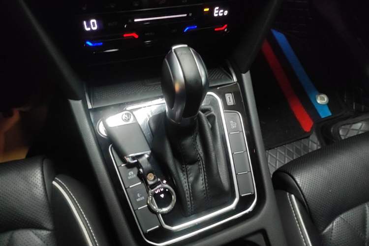 Used Volkswagen Magotan GTE Plug-in Hybrid 2022 GTE Luxury Model Gear Lever