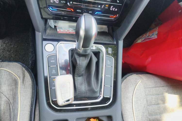 Used Volkswagen Magotan GTE Plug-in Hybrid 2022 GTE Luxury Model Gear Lever