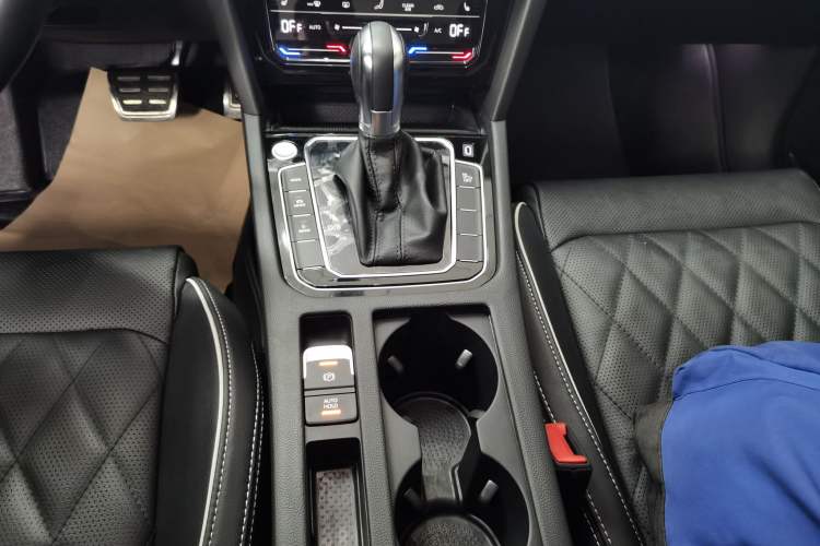 Used Volkswagen Magotan GTE Plug-in Hybrid 2022 GTE Luxury Model Gear Lever