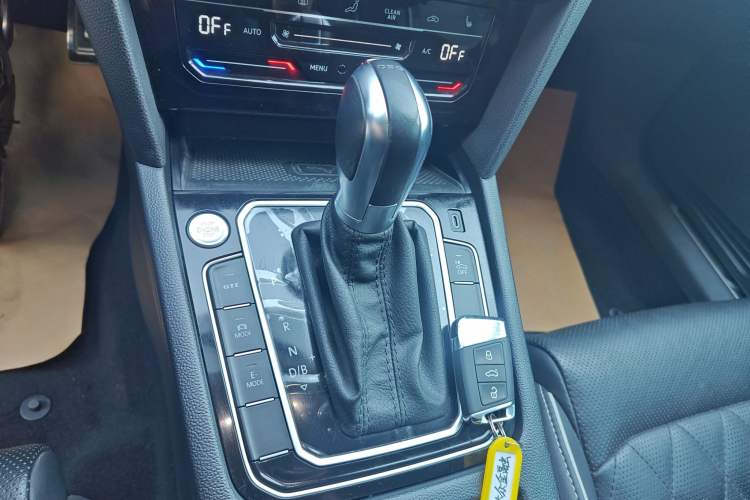 Used Volkswagen Magotan GTE Plug-in Hybrid 2022 GTE Luxury Model Gear Lever